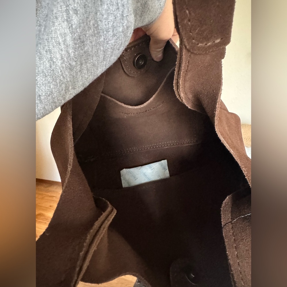 Portland Leather Goods Medium Madison Shoulder Bag - Picture 7 of 7